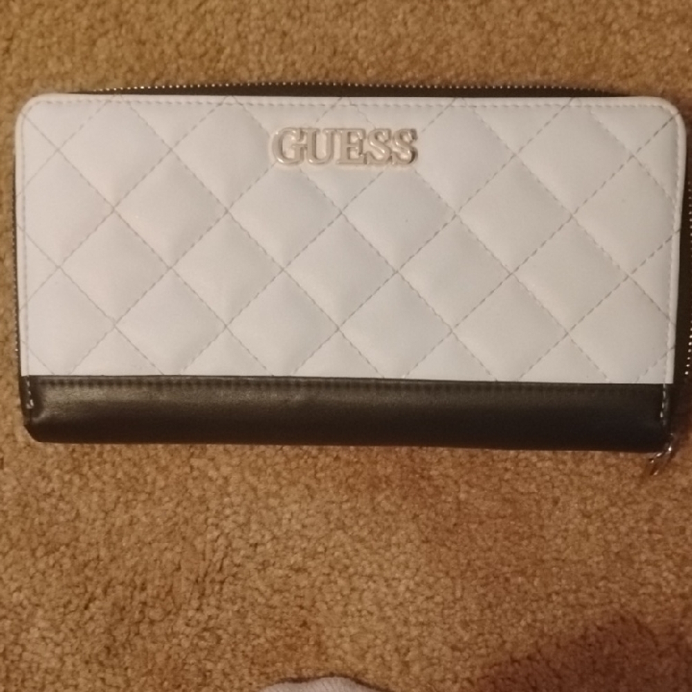 Guess White and Black Quilted Wallet